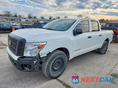 2018 NISSAN TITAN S 4WD 5.6L V8 CREW CAB 1N6AA1EJ8JN537760 - główne zdjęcie licytacji z USA - miniatura
