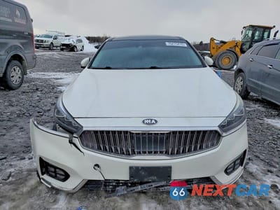 Piąte zdjęcie samochodu w środku: 2017 KIA CADENZA TECHNOLOGY VIN:KNALC4J18H5073633 - miniatura