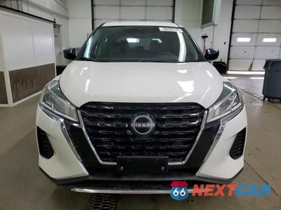 Piąte zdjęcie samochodu w środku: 2024 NISSAN KICKS S VIN:3N1CP5BV4RL577700 - miniatura