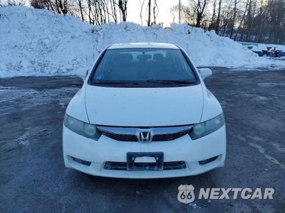 Piąte zdjęcie samochodu w środku: 2010 HONDA CIVIC LX VIN:2HGFA1F57AH559592 - miniatura