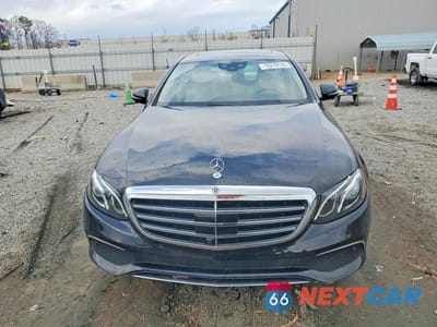 Piąte zdjęcie samochodu w środku: 2019 MERCEDES-BENZ E 300 4MATIC VIN:WDDZF4KB6KA630815 - miniatura