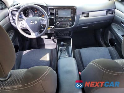 Zdjęcie 8 z 13 samochodu: 2018 MITSUBISHI OUTLANDER ES VIN:JA4AD2A38JZ012725 - miniatura