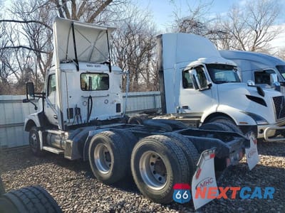 Trzecie zdjęcie samochodu z tyłu: 2026 KENWORTH CONSTRUCTION T680 VIN:1XKYD49X3TJ214241 - miniatura