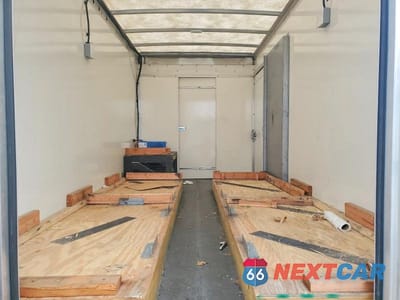 Zdjęcie 10 z 12 samochodu: 2022 CHEV EXPRESS G3500 VIN:1HA0GSF76NN012882 - miniatura