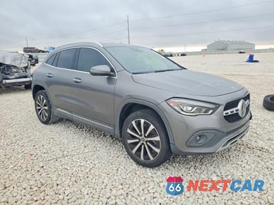 Czwarte zdjęcie samochodu z boku: 2021 MERCEDES-BENZ GLA 250 VIN:W1N4N4GB3MJ221554 - miniatura