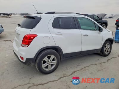 Trzecie zdjęcie samochodu z tyłu: 2019 CHEVROLET TRAX 1LT VIN:KL7CJLSB8KB935989 - miniatura