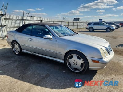Czwarte zdjęcie samochodu z boku: 2002 MERCEDES-BENZ CLK 55 AMG VIN:WDBLK74G72T115976 - miniatura