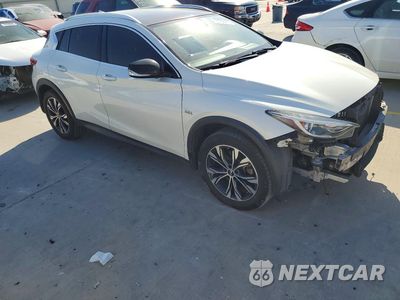 Czwarte zdjęcie samochodu z boku: 2018 INFINITI QX30 BASE VIN:SJKCH5CR1JA053831 - miniatura