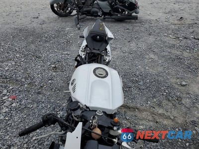 Piąte zdjęcie samochodu w środku: 2023 YAMAHA YZFR7 VIN:JYARM38E5PA006972 - miniatura