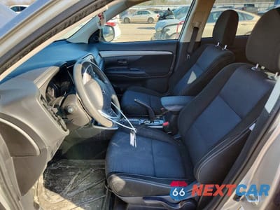 Zdjęcie 7 z 13 samochodu: 2018 MITSUBISHI OUTLANDER SE VIN:JA4AZ3A3XJZ071394 - miniatura