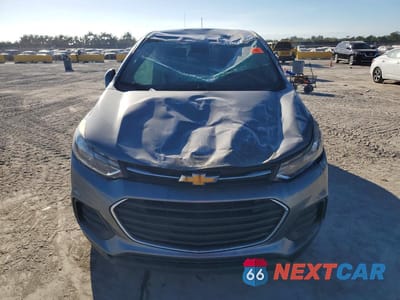 Piąte zdjęcie samochodu w środku: 2020 CHEVROLET TRAX LS VIN:3GNCJKSB6LL175436 - miniatura