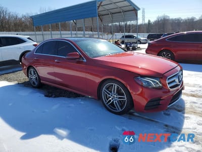 Czwarte zdjęcie samochodu z boku: 2018 MERCEDES-BENZ E 300 VIN:WDDZF4JB3JA425999 - miniatura
