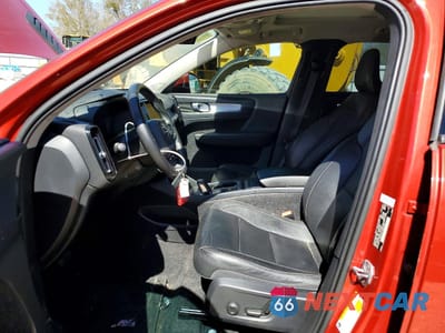 Zdjęcie 7 z 12 samochodu: 2020 VOLVO XC40 T4 MOMENTUM VIN:YV4AC2HK9L2337950 - miniatura