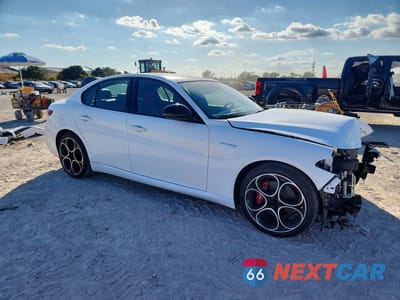 Czwarte zdjęcie samochodu z boku: 2023 ALFA ROMEO GIULIA TI VIN:ZARFAMBN6P7669663 - miniatura