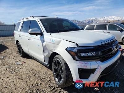 Czwarte zdjęcie samochodu z boku: 2023 FORD EXPEDITION LIMITED VIN:1FMJU2A84PEA53365 - miniatura