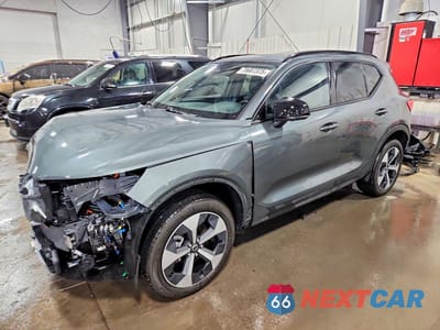 2026 VOLVO XC40 PLUS YV4L12UC3T2724880 - główne zdjęcie licytacji z USA - miniatura