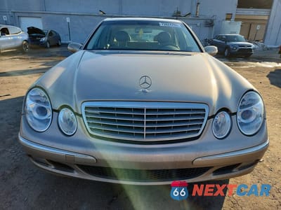 Piąte zdjęcie samochodu w środku: 2003 MERCEDES-BENZ E 320 VIN:WDBUF65JX3A303644 - miniatura