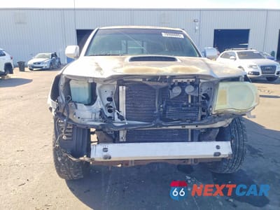 Piąte zdjęcie samochodu w środku: 2005 TOYOTA TACOMA PRERUNNER V6 VIN:5TETU62N65Z110975 - miniatura