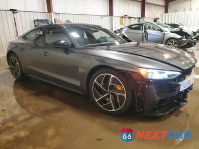 Czwarte zdjęcie samochodu z boku: 2024 AUDI RS E-TRON GT VIN:WAUBHBFW1R7901789 - miniatura