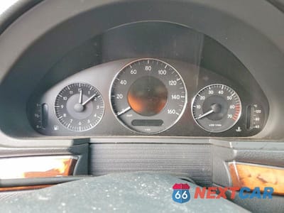 Zdjęcie 9 z 12 samochodu: 2005 MERCEDES-BENZ E 500 VIN:WDBUF70J75A706030 - miniatura