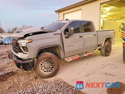 2025 CHEVROLET SILVERADO K2500 ZR2 1GC4KYEY4SF181371 - główne zdjęcie licytacji z USA - miniatura