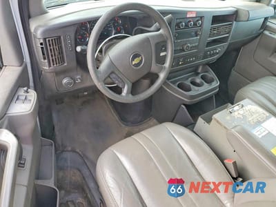 Zdjęcie 8 z 13 samochodu: 2019 CHEVROLET EXPRESS 2500 CARGO UTILITY / SERVICE VAN VIN:1GCWGAFP5K1232445 - miniatura