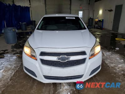 Piąte zdjęcie samochodu w środku: 2014 CHEVROLET MALIBU LS VIN:1G11B5SL3EF144836 - miniatura