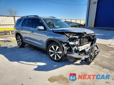 Czwarte zdjęcie samochodu z boku: 2025 HONDA PILOT ELITE VIN:5FNYG1H89SB127011 - miniatura