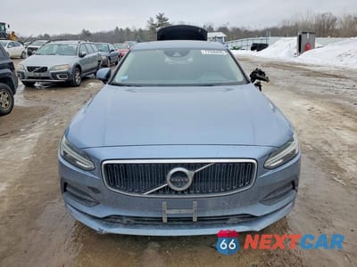 Piąte zdjęcie samochodu w środku: 2018 VOLVO S90 T5 MOMENTUM VIN:LVY982MK9JP017209 - miniatura