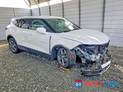 Czwarte zdjęcie samochodu z boku: 2025 CHEVROLET BLAZER 2LT VIN:3GNKBHR44SS208926 - miniatura