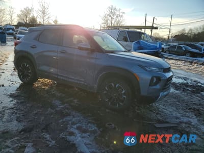 Czwarte zdjęcie samochodu z boku: 2023 CHEVROLET TRAILBLAZER LT VIN:KL79MRSL9PB200636 - miniatura