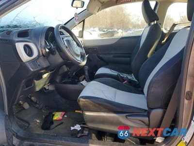 Zdjęcie 7 z 12 samochodu: 2012 TOYOTA YARIS 3-DOOR L VIN:JTDJTUD39CD534022 - miniatura