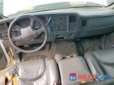 Zdjęcie 8 z 12 samochodu: 2003 CHEVROLET SILVERADO C2500 HEAVY DUTY VIN:1GCHC29U53E294188 - miniatura