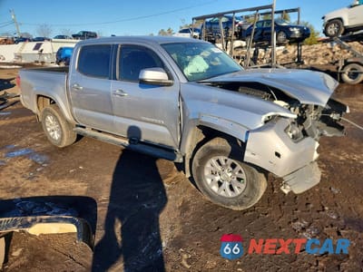 Czwarte zdjęcie samochodu z boku: 2017 TOYOTA TACOMA SR5 V6 VIN:3TMCZ5AN8HM086886 - miniatura