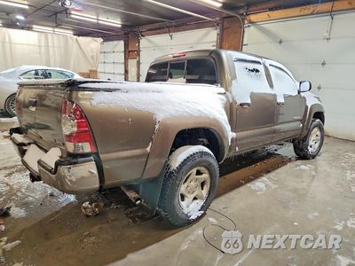 Trzecie zdjęcie samochodu z tyłu: 2011 TOYOTA TACOMA DOUBLE CAB VIN:3TMLU4ENXBM064608 - miniatura