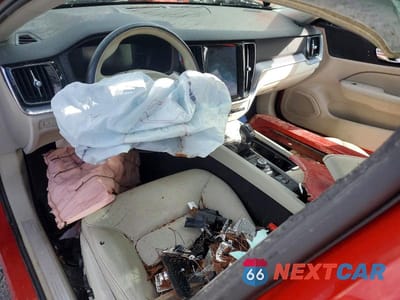 Zdjęcie 8 z 12 samochodu: 2019 VOLVO S60 T5 MOMENTUM VIN:7JR102FK7KG002347 - miniatura