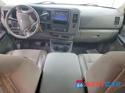 Zdjęcie 8 z 13 samochodu: 2021 NISS NV 2500 HD SV VIN:1N6BF0KY4MN806682 - miniatura