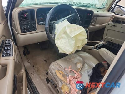 Zdjęcie 8 z 12 samochodu: 2005 CHEVROLET SUBURBAN C1500 VIN:1GNEC16ZX5J122088 - miniatura