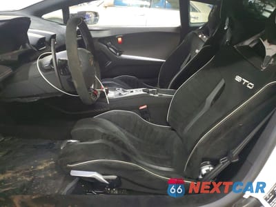 Zdjęcie 7 z 14 samochodu: 2022 LAMBORGHINI HURACAN STO VIN:ZHWUA6ZX2NLA20462 - miniatura