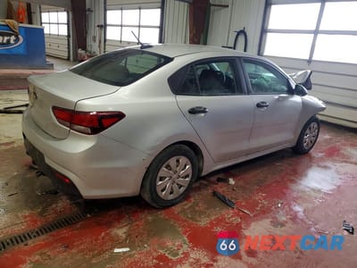 Trzecie zdjęcie samochodu z tyłu: 2018 KIA RIO LX VIN:3KPA24AB2JE047089 - miniatura