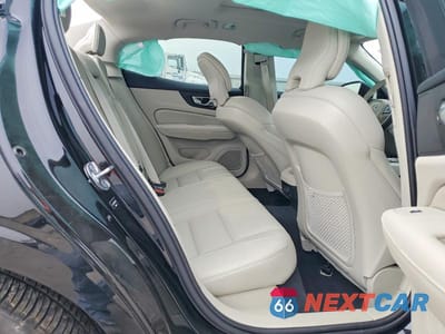 Zdjęcie 10 z 11 samochodu: 2023 VOLVO S60 CORE VIN:7JRL12FV9PG253037 - miniatura