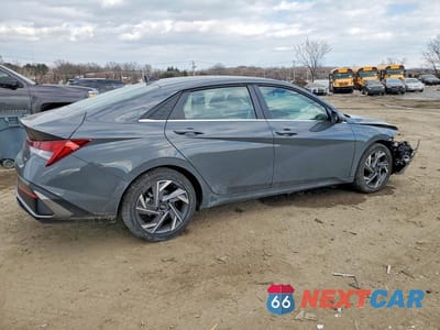 Trzecie zdjęcie samochodu z tyłu: 2025 HYUNDAI ELANTRA LIMITED VIN:KMHLP4DG1SU055166 - miniatura