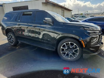 Czwarte zdjęcie samochodu z boku: 2025 CHEVROLET SUBURBAN C1500 RST VIN:1GNS5ER8XSR271010 - miniatura
