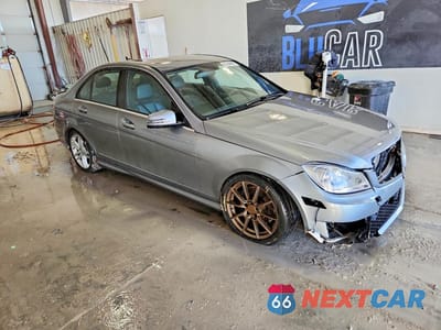 Czwarte zdjęcie samochodu z boku: 2014 MERCEDES-BENZ C 300 4MATIC VIN:WDDGF8AB4ER321592 - miniatura