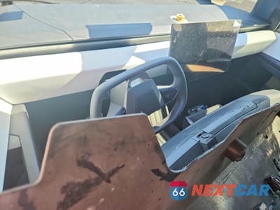 Zdjęcie 8 z 13 samochodu: 2024 TESLA CYBERTRUCK VIN:7G2CEHED7RA014463 - miniatura