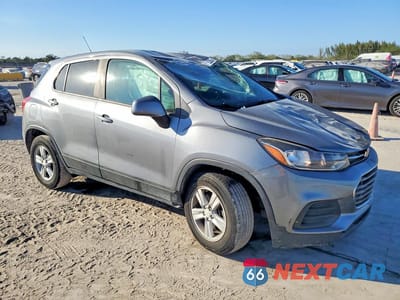 Czwarte zdjęcie samochodu z boku: 2020 CHEVROLET TRAX LS VIN:3GNCJKSB6LL175436 - miniatura