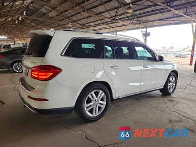 Trzecie zdjęcie samochodu z tyłu: 2015 MERCEDES-BENZ GL 350 BLUETEC VIN:4JGDF2EE3FA495244 - miniatura