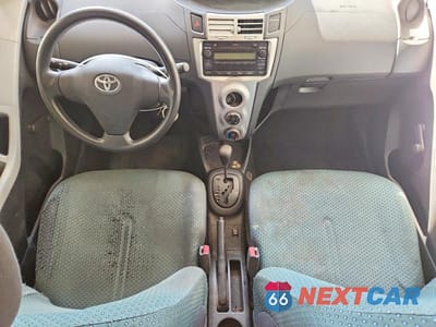 Zdjęcie 8 z 12 samochodu: 2007 TOYOTA YARIS BASE VIN:JTDJT923875137806 - miniatura
