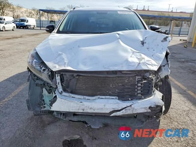 Piąte zdjęcie samochodu w środku: 2019 KIA SORENTO S V6 VIN:5XYPG4A54KG594150 - miniatura