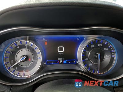 Zdjęcie 9 z 12 samochodu: 2022 CHRYSLER 300 TOURING VIN:2C3CCAAG3NH245503 - miniatura